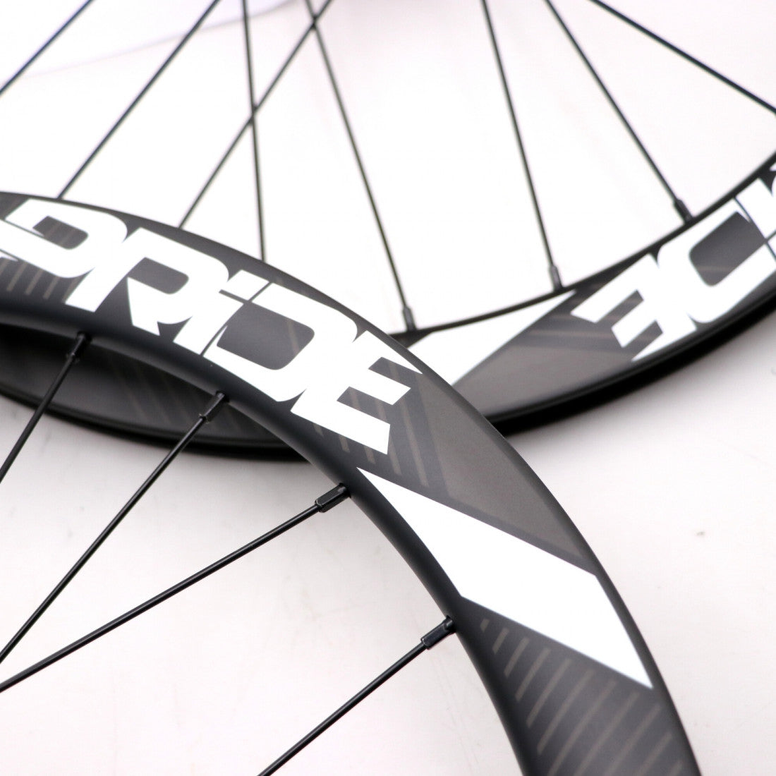 Wielpaar PRIDE 20" (451mm) Carbon Gravity Matt Disc Pride Control V1 Assen 10/10mm Rood